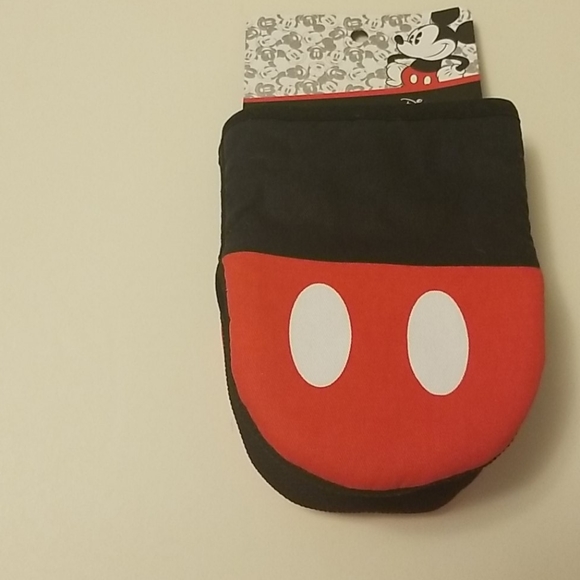 BNWT Mickey Mouse 2pk Oversized oven mini mitts - Picture 2 of 4
